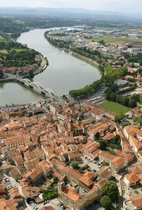 Charmant Appartement Au Coeur De Neuville - Lyon A 20Mn Neuville-sur-Saône Exterior foto